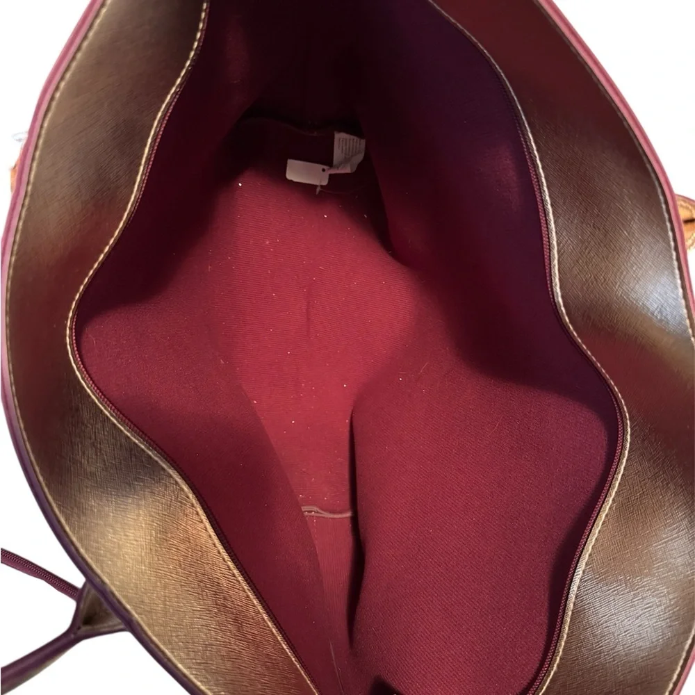 Elegant Metallic Tote Bag - Picture 8 of 9
